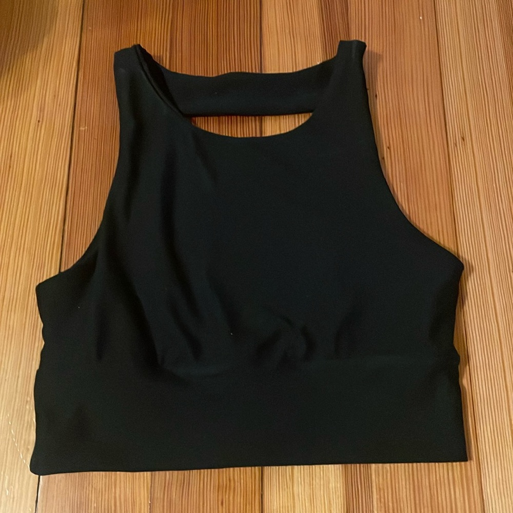 Open back high neck sports bra